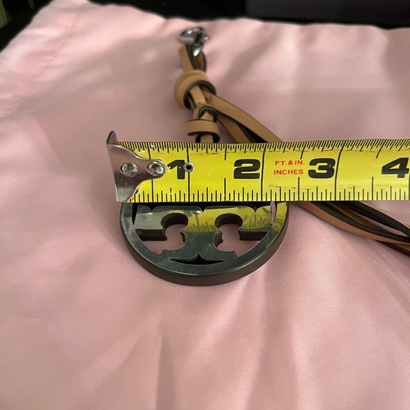 Tory Burch Miller Metallic Tassel Keychain Bag Charm - Picture 8 of 10